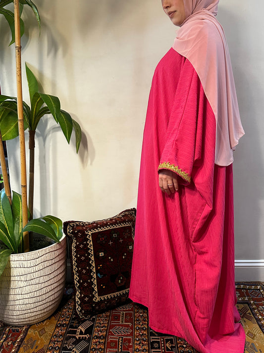 Closed Abaya Gold Detail