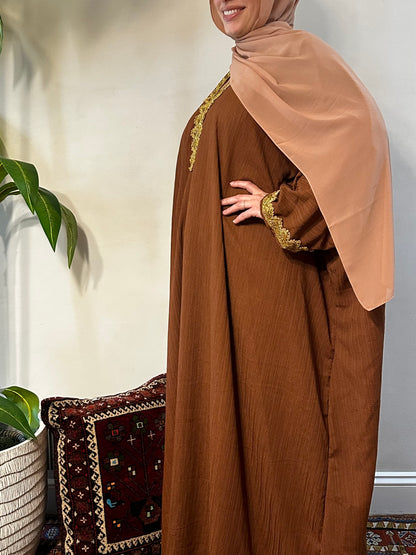 Closed Abaya Gold Detail